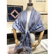 Scialle in seta monogramma classico Azzurro 140 Scialle in seta monogramma classico Azzurro 140