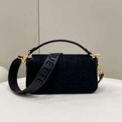 Replica Perfette Borsa in tela Fendi Baguette media FF 8BR600 Nera imitazioni