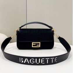 Replica Perfette Borsa in tela Fendi Baguette media FF 8BR600 Nera imitazioni