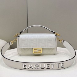 Replica Perfette Borsa  1:1 in tela Fendi Baguette media FF 8BR600 Bianca imitazioni