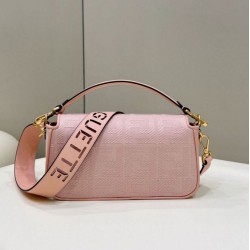 Borsa in tela Fendi Baguette media FF 8BR600 Rosa Replica qualità specchio Replica Perfette Borsa in tela Fendi Baguette media FF 8BR600 Rosa imitazioni