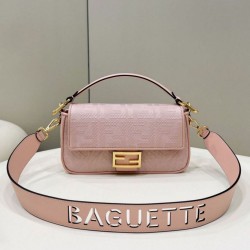 Replica Perfette Borsa in tela Fendi Baguette media FF 8BR600 Rosa imitazioni