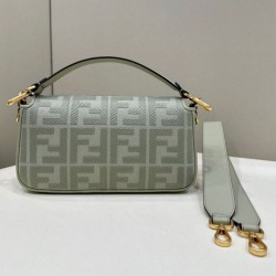 Borse Replica Fendi Media Baguette Jacquard FF in tessuto 8BR600 Verde Chiaro qualità specchio Replica Perfette Borse Fendi Media Baguette Jacquard FF in tessuto 8BR600 Verde Chiaro imitazioni