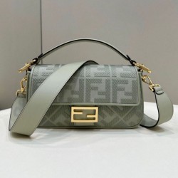 Replica Perfette Borse  Fendi Media Baguette Jacquard FF in tessuto 8BR600 Verde Chiaro imitazioni