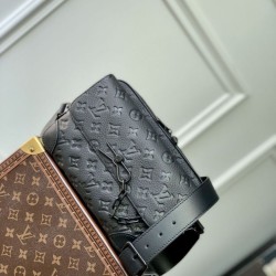 Sito Replica Borsa da uomo LV Steamer Messenger M23742 Monogram Taurillon Nero imitazioni Miglior Prezzo Borsa da uomo LV Steamer Messenger M23742 Monogram Taurillon Nero Replica