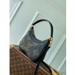 Borsa a tracolla LV Bagatelle FLIGHT MODE M46735 con borchie