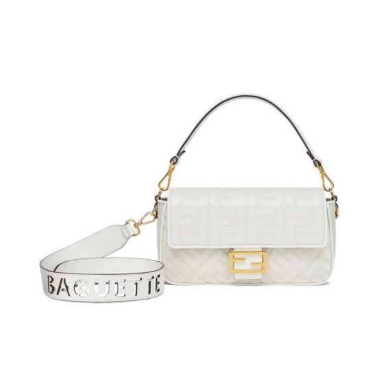 Borsa Baguette media Fendi con motivo FF in rilievo 8BR600 Crema