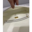 Borsa Baguette media Fendi con motivo FF in rilievo 8BR600 Crema