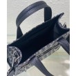 Borsa da uomo Christian Dior Safari North-South Tote Blu scuro Dior Oblique jacquard