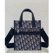 Borsa da uomo Christian Dior Safari North-South Tote Blu scuro Dior Oblique jacquard