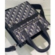 Borsa da uomo Christian Dior Safari North-South Tote Blu scuro Dior Oblique jacquard