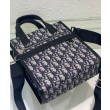 Borsa da uomo Christian Dior Safari North-South Tote Blu scuro Dior Oblique jacquard
