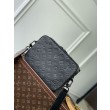 Borsa da uomo LV Steamer Messenger M23742 Monogram Taurillon Nero