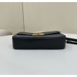 Borse Imitazioni Fendi Baguette Media Nappa Nera con cinturino lettering FENDI in metallo 8BR822