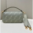 Borse Replica Fendi Media Baguette Jacquard FF in tessuto 8BR600 Verde Chiaro