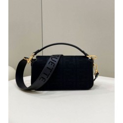 Borsa in tela Fendi Baguette media FF 8BR600 Nera