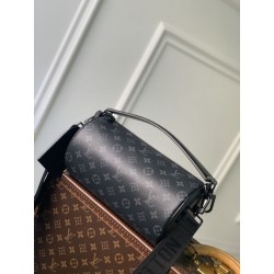 Borsa LV Soft Polochon MM M46692 Monogram Nero