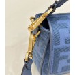 Borsa media Fendi Baguette Jacquard FF in tessuto 8BR600 Blu