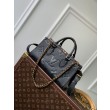 Borsa tote LV Onthego East West M23640 Nera