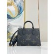 Borsa tote LV OnTheGo PM FLIGHT MODE M46733 con borchie