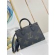 Borsa tote LV OnTheGo PM FLIGHT MODE M46733 con borchie