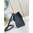 Borsa tote LV OnTheGo PM FLIGHT MODE M46733 con borchie