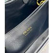 Borsa tote piccola Prada con cintura 1BA418 nera