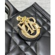 Christian Dior Borsa tote Dior Book piccola Motivo Macrocannage nero con ciondoli D.I.O.R in metallo dalla finitura oro pallido