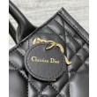Christian Dior Borsa tote Dior Book piccola Motivo Macrocannage nero con ciondoli D.I.O.R in metallo dalla finitura oro pallido