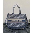 Christian Dior Borsa tote media Dior Book Blu scuro Ricami Dior Oblique e pelle di vitello
