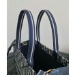 Christian Dior Borsa tote media Dior Book Blu scuro Ricami Dior Oblique e pelle di vitello