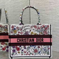 Qualità superiore replica tote media Dior Book Tote multicolore con ricamo Florilegio bianco Replica qualità specchio Replica Perfette Qualità superiore replica tote media Dior Book Tote multicolore con ricamo Florilegio bianco imitazioni