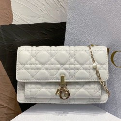 Pochette Dior Lady Dior con catena Cannage bianca Replica qualità specchio Replica Perfette Pochette Dior Lady Dior con catena Cannage bianca imitazioni