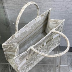 Christian Dior Borsa tote media Dior Book dorata Con motivo Butterfly Around The World color oro e bianco Replica qualità specchio Replica Perfette Christian Dior Borsa tote media Dior Book dorata Con motivo Butterfly Around The World color oro e bianco imitazioni
