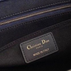 Borse Imitazioni tote Christian Dior piccola Dior Book Ricami Dior Oblique blu scuro e pelle di vitello Replica qualità specchio Replica Perfette Borse Imitazioni tote Christian Dior piccola Dior Book Ricami Dior Oblique blu scuro e pelle di vitello imitazioni