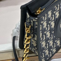 Sito Replica Mini borsa hobo Christian Dior CD Signature Blu scuro imitazioni Miglior Prezzo Mini borsa hobo Christian Dior CD Signature Blu scuro Replica