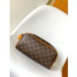 LV Dopp Kit Toilet Pouch M46696 LV Borse Replica da uomo Monogram
