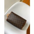 LV Dopp Kit Toilet Pouch M46696 LV Borse Replica da uomo Monogram