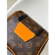 LV Dopp Kit Toilet Pouch M46696 LV Borse Replica da uomo Monogram