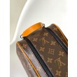 LV Dopp Kit Toilet Pouch M46696 LV Borse Replica da uomo Monogram