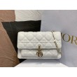 Pochette Dior Lady Dior con catena Cannage bianca