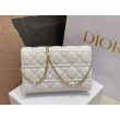 Pochette Dior Lady Dior con catena Cannage bianca