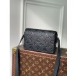 Portafoglio indossabile LV Steamer M81746 Borsa da uomo LV Monogram Taurillon