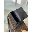 Portafoglio indossabile LV Steamer M81746 Borsa da uomo LV Monogram Taurillon
