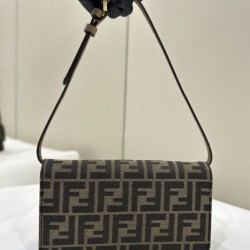 Portafoglio baguette Fendi su catena Borse Firmate Replica Fendi ricamo FF Marrone qualità specchio Replica Perfette Portafoglio baguette Fendi su catena Borse Firmate Fendi ricamo FF Marrone imitazioni