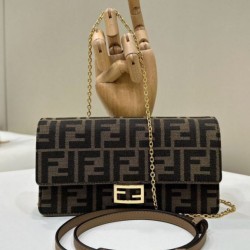 Replica Perfette Portafoglio baguette Fendi su catena Borse Firmate  Fendi ricamo FF Marrone imitazioni