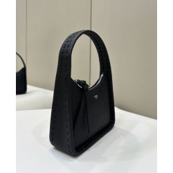 Fendi Mini Fendessence hobo Selleria Fendi Borsa con 264 impunture cucite a mano Nera