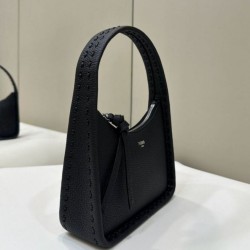 Fendi Mini Fendessence hobo Selleria Fendi Borsa con 264 impunture cucite a mano Nera Replica qualità specchio Replica Perfette Fendi Mini Fendessence hobo Selleria Fendi Borsa con 264 impunture cucite a mano Nera imitazioni