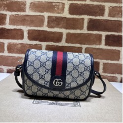 Bora Pari all'originale replica a tracolla Gucci Ophidia GG Mini 772239 Blu