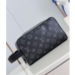 Borsa da uomo LV Locker Dopp Kit M83113 Monogram Eclipse